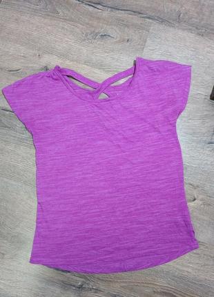 Фіолетова футболка