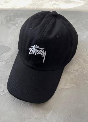 Брендова чоловіча кепка stussy