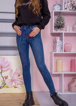 Жіночі джинси з поясом, синього кольору, 164r089