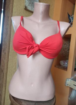 Бюстгальтер від купальніка