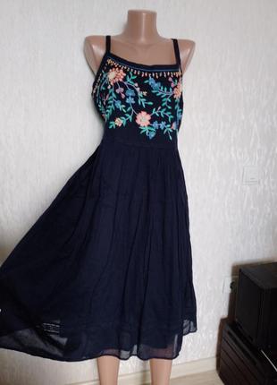 Красивое фирменное платье 16