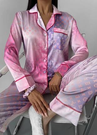 Женская яркая пижама louis vuitton❤️. больше моделей в нашем магазине!