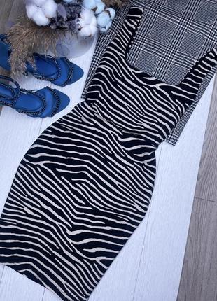 Нова силуетна сукня h&m s плаття в принт зебра коротке плаття з квадратним вирізом