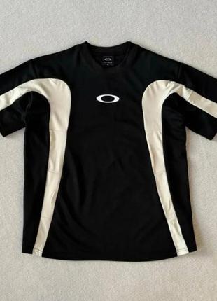 Oakley t-shirt