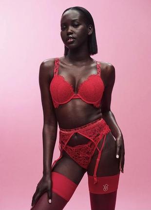 Комплект красный кружевной бюст, пояс, трусики оригинал victoria’s secret