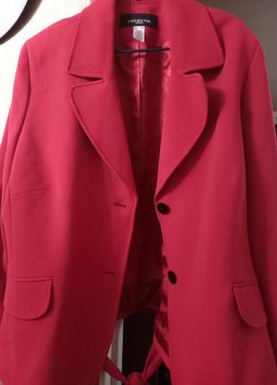 Новый жакет пиджак размер 56 с бирками.
