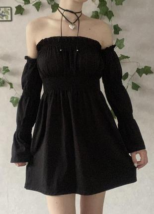 Трендовое платье с высоким поясом и рукавами черная зефирка объемная