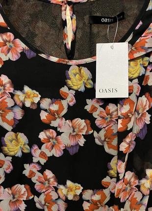 Дуже красива та стильна брендова блузка у кольорах.