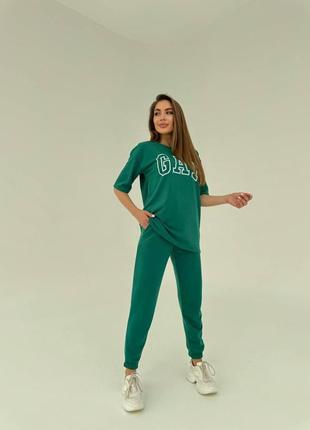 Модний жіночий спортивний костюм з написом футболка штани двохнитка туреччина: малина, зелень, бежевий, сірий
