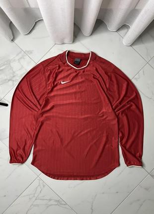 Nike men's red sport training soft tee size s short sleeves crew neck