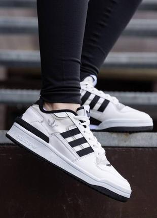 Женские белые кроссовки adidas forum low white black