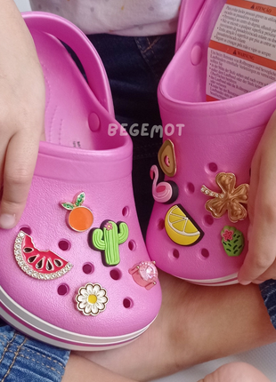 Оригинальные украшения, джибитсы на кроксы crocs.