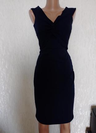 Красивое фирменное платье