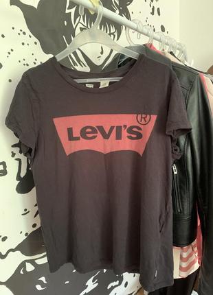 Футболка жіноча levi's