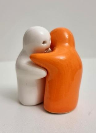 Солонка и перечница "объятия"