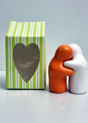 Солонка и перечница "объятия"