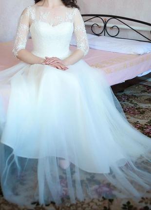 Продам свадебное платье dominiss, одето один раз (не венчаное)
