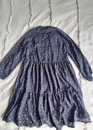 Черное легкое платье в цветочный принт8 фото