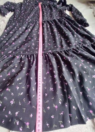 Черное легкое платье в цветочный принт9 фото