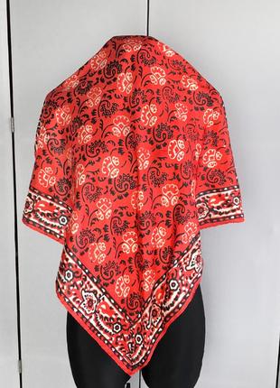 Жіноча хустка вінтаж хустинка вінтажний жіночий шарфік бандана на шию на голову червона чорна біла