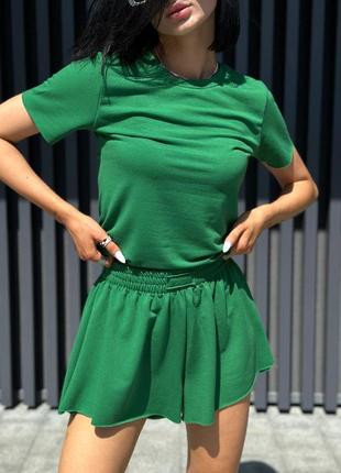 Комплект базового спортивного костюма: шорты и футболка из легкой ткани зеленый арт 123r