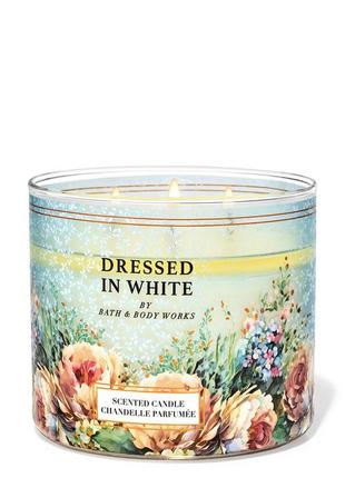 Ароматическая свеча bath and body works dressed in white