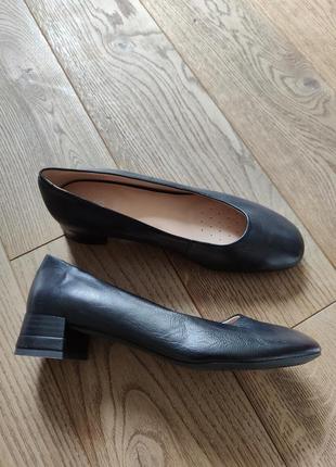 Женские кожаные чорные туфли geox chloo 10 d949xb