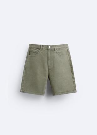 Zara джинсові шорти в світлому зеленому кольорі. regular fit.