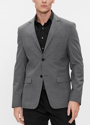 Фирменный строгий модный классический серый пиджак