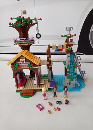 Lego friends спортивный лагерь: дом на дереве (41122)