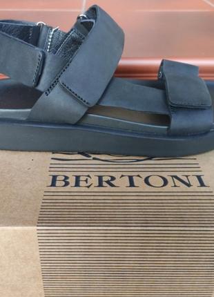 Сандалии bertoni.