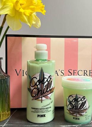 ☘️успокаивающий скраб для тела coco chill - от молодежной серии pink victoria’s secret.