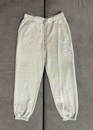 Joggers abercrombie & fitch with logo