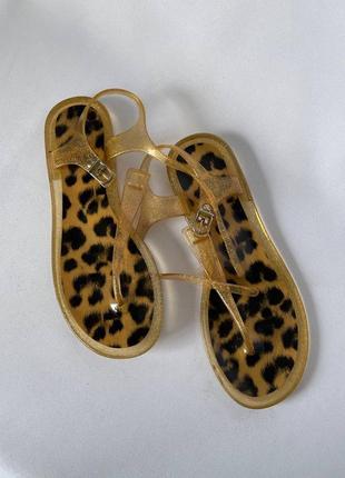 Резиновые вьетнамки золотые леопардовые с принтом пляжные с застежкой