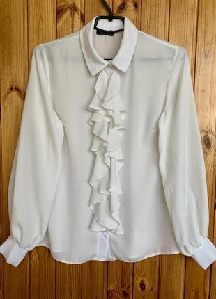 Белая блуза с рюшами, белая рубашка с рюшами boohoo