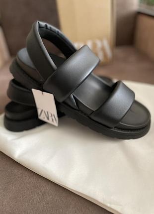 Сандалии zara