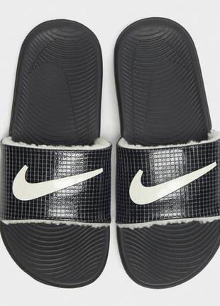 Nike. в'єтнам. оргігінал. шльопанці з хутром nike kawa slide blk/coco.