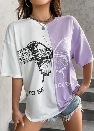 Жіноча двокольорова трикотажна футболка з принтом і написом