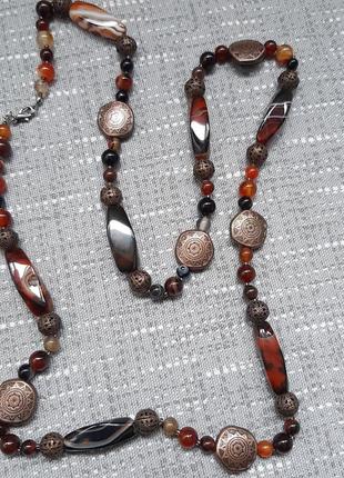 Длинное ожерелье из натурального камня