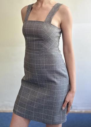 Платье серое мини в клетку приталенное размер 6 xs new look
