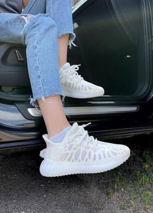 Кросівки жіночі yeezy 350 v2 mono white  текстиль 36/38/39/41