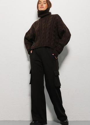 В`язаний жіночий светр темно-шоколадний з великими косами
