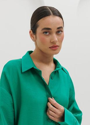 Жіноча сорочка oversize зелена з жатою текстурою