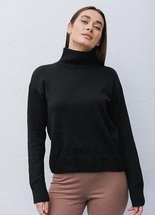 В`язаний светр жіночий чорного кольору