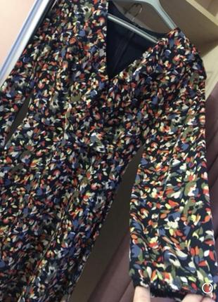 Сукня шифонова на розмір s-m, з боку на зомочок застібка. стан ідеальний , носилася дуже мало.