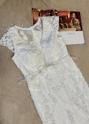Невероятное белое платье