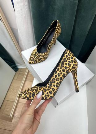В наявності шкіряні туфлі човники шпильки тигрові леопардові2 фото