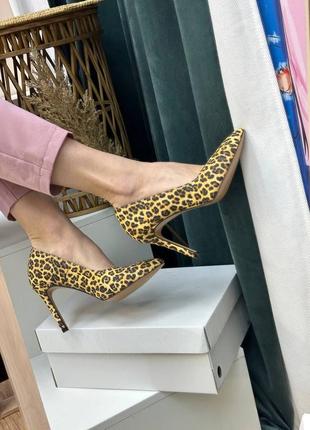 В наявності шкіряні туфлі човники шпильки тигрові леопардові4 фото