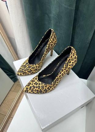 В наявності шкіряні туфлі човники шпильки тигрові леопардові5 фото