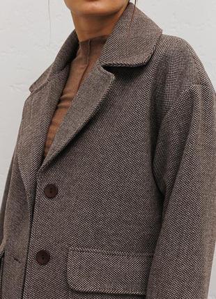 Жіноче коротке пальто oversize темно-шоколадне